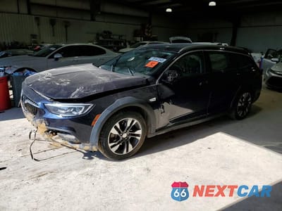2018 BUICK REGAL TOURX ESSENCE W04GV8SX4J1088551 - główne zdjęcie licytacji z USA - miniatura