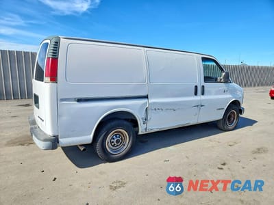 Trzecie zdjęcie samochodu z tyłu: 1998 CHEVROLET EXPRESS DELIVERY VAN VIN:1GCHG35R0W1063674 - miniatura