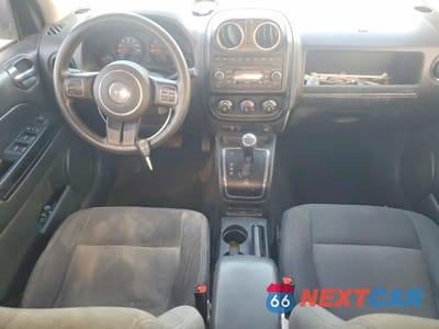 Zdjęcie 8 z 13 samochodu: 2013 JEEP COMPASS SPORT VIN:1C4NJDBB0DD129413 - miniatura