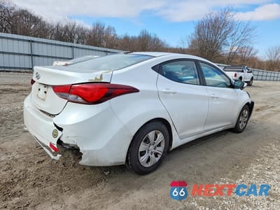 Trzecie zdjęcie samochodu z tyłu: 2016 HYUNDAI ELANTRA SE VIN:5NPDH4AEXGH700505 - miniatura