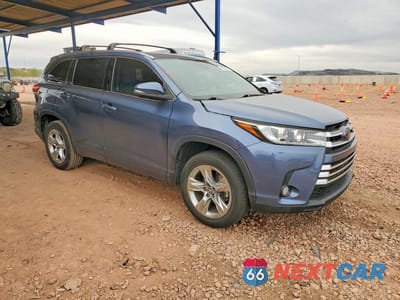 Czwarte zdjęcie samochodu z boku: 2018 TOYOTA HIGHLANDER LIMITED VIN:5TDYZRFH9JS234825 - miniatura