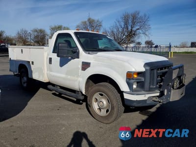 Czwarte zdjęcie samochodu z boku: 2008 FORD F350 SUPER DUTY UTILITY / SERVICE TRUCK VIN:1FDWF35R58ED90203 - miniatura