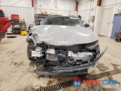 Piąte zdjęcie samochodu w środku: 2026 KIA K5 GT LINE VIN:KNAG64J70T5429014 - miniatura