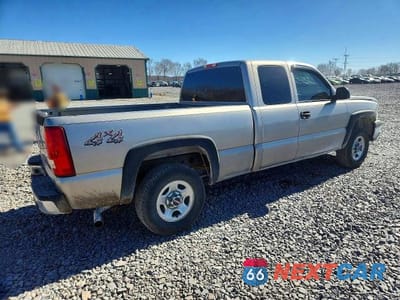 Trzecie zdjęcie samochodu z tyłu: 2003 CHEVROLET SILVERADO K1500 VIN:2GCEK19T331125814 - miniatura