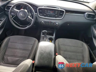 Zdjęcie 8 z 12 samochodu: 2016 KIA SORENTO LX VIN:5XYPGDA50GG006882 - miniatura