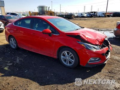 Czwarte zdjęcie samochodu z boku: 2017 CHEVROLET CRUZE LT VIN:1G1BE5SM0H7259963 - miniatura