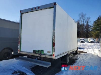 Czwarte zdjęcie samochodu z boku: 2015 FORD E350 BOX TRUCK VIN:1FDWE3FL5FDA00409 - miniatura