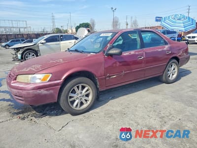 1998 TOYOTA CAMRY CE 4T1BG22K0WU373258 - główne zdjęcie licytacji z USA - miniatura