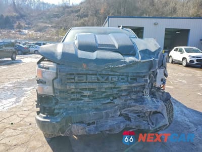 Piąte zdjęcie samochodu w środku: 2026 CHEVROLET SILVERADO K1500 TRAIL BOSS CUSTOM VIN:3GCPKCEK5TG161111 - miniatura