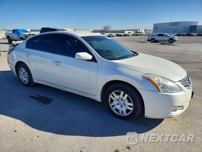 Czwarte zdjęcie samochodu z boku: 2010 NISSAN ALTIMA BASE VIN:1N4AL2AP0AN450809 - miniatura