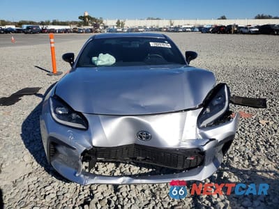 Piąte zdjęcie samochodu w środku: 2025 TOYOTA GR86 PREMIUM VIN:JF1ZNBE11S9760402 - miniatura