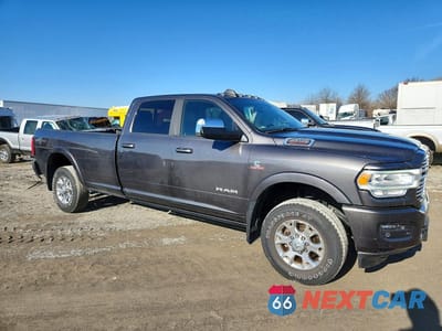 Czwarte zdjęcie samochodu z boku: 2022 RAM 3500 LARAMIE VIN:3C63R3JL4NG316072 - miniatura