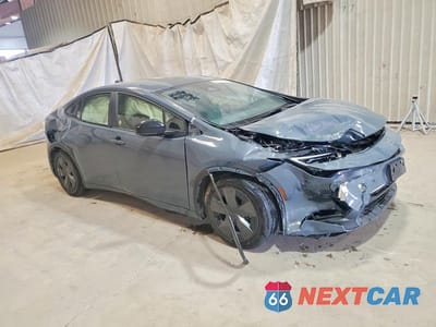 Czwarte zdjęcie samochodu z boku: 2025 TOYOTA PRIUS LE VIN:JTDACAAU4S3049688 - miniatura