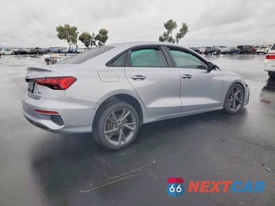 Trzecie zdjęcie samochodu z tyłu: 2024 AUDI A3 PREMIUM VIN:WAUGUDGY2RA040428 - miniatura