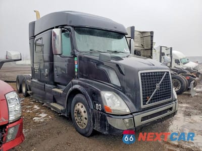 2017 VOLVO VNL SEMI TRUCK 4V4NC9EJXHN967883 - główne zdjęcie licytacji z USA - miniatura