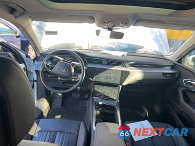 Zdjęcie 9 z 10 samochodu: 2021 AUDI E-TRON PREMIUM PLUS VIN:WA1LAAGE1MB011692 - miniatura