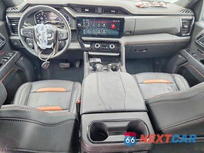 Zdjęcie 8 z 11 samochodu: 2025 GMC SIERRA K1500 AT4 VIN:3GTUUEEL1SG237150 - miniatura