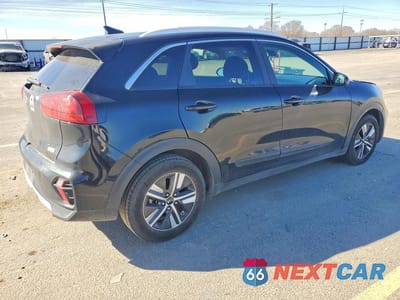 Trzecie zdjęcie samochodu z tyłu: 2020 KIA NIRO LXS VIN:KNDCB3LC4L5374472 - miniatura