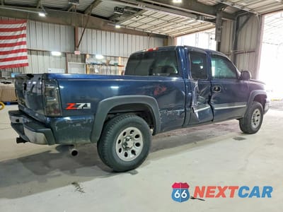 Trzecie zdjęcie samochodu z tyłu: 2006 CHEVROLET SILVERADO K1500 VIN:2GCEK19B461335785 - miniatura