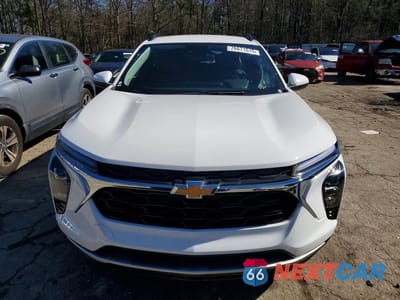 Piąte zdjęcie samochodu w środku: 2025 CHEVROLET TRAX 1LT VIN:KL77LHEP9SC253682 - miniatura