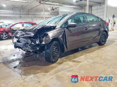 2017 KIA FORTE LX 3KPFK4A71HE012670 - główne zdjęcie licytacji z USA - miniatura