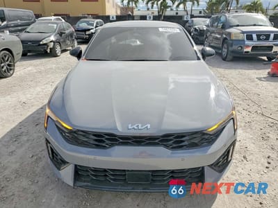Piąte zdjęcie samochodu w środku: 2025 KIA K5 VIN:KNAG64J76S5353622 - miniatura