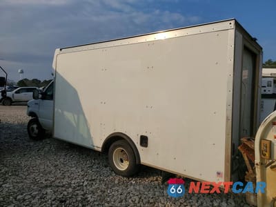 Drugie zdjęcie samochodu z przodu: 2021 FORD E350 CUTAWAY CARGO 7.3L VIN:1FDWE3FK4MDC41348 - miniatura