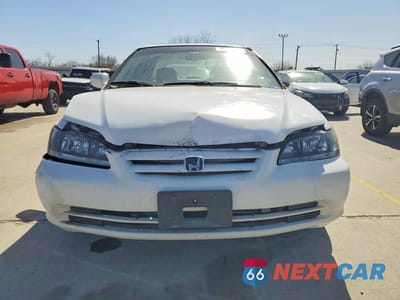 Piąte zdjęcie samochodu w środku: 2002 HONDA ACCORD EX VIN:1HGCG165X2A052199 - miniatura