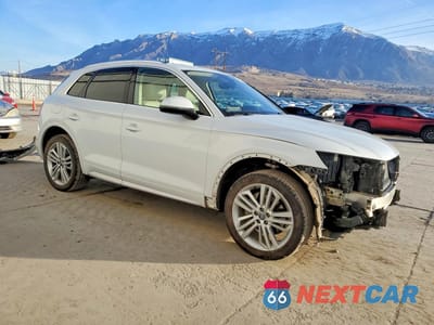 Czwarte zdjęcie samochodu z boku: 2020 AUDI Q5 PREMIUM PLUS VIN:WA1BNAFY2L2067540 - miniatura