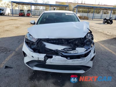 Piąte zdjęcie samochodu w środku: 2023 KIA FORTE LXS VIN:3KPF24AD9PE620117 - miniatura