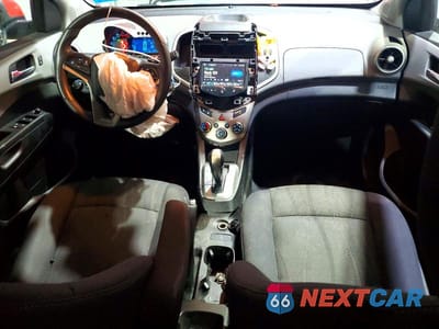 Zdjęcie 8 z 12 samochodu: 2014 CHEVROLET SONIC LT VIN:1G1JC6SB7E4163010 - miniatura