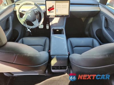 Zdjęcie 8 z 12 samochodu: 2025 TESLA MODEL Y VIN:7SAYGDEF9SA363954 - miniatura