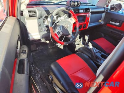 Zdjęcie 8 z 12 samochodu: 2012 TOYOTA FJ CRUISER BASE VIN:JTEBU4BF6CK142489 - miniatura