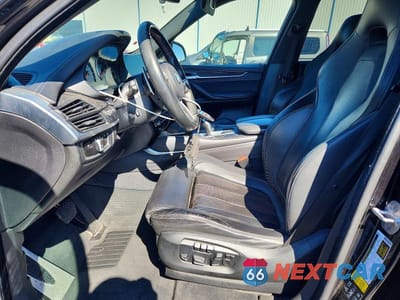 Zdjęcie 7 z 12 samochodu: 2017 BMW X5 M VIN:5YMKT6C38H0U39118 - miniatura