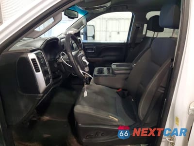 Zdjęcie 7 z 13 samochodu: 2018 GMC SIERRA K2500 SLE VIN:1GT12SEG7JF216751 - miniatura