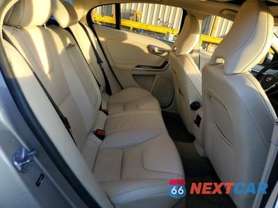 Zdjęcie 10 z 11 samochodu: 2014 VOLVO S60 T5 VIN:YV1612FS9E2294418 - miniatura