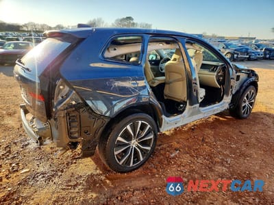 Trzecie zdjęcie samochodu z tyłu: 2025 VOLVO XC60 PLUS VIN:YV4M12RC9S1027974 - miniatura