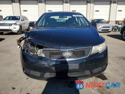 Piąte zdjęcie samochodu w środku: 2010 KIA FORTE EX VIN:KNAFU4A28A5855181 - miniatura