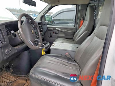 Zdjęcie 7 z 13 samochodu: 2013 CHEVROLET EXPRESS G2500 VIN:1GCWGFCA6D1902780 - miniatura