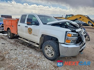 Czwarte zdjęcie samochodu z boku: 2016 CHEVROLET SILVERADO K2500 HEAVY DUTY VIN:1GC2KUEG6GZ350707 - miniatura