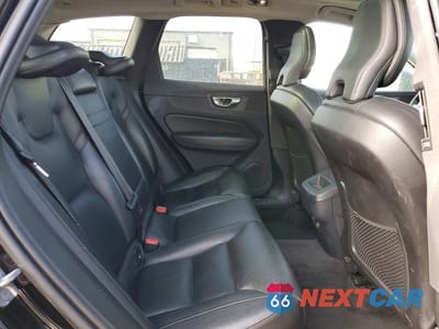 Zdjęcie 11 z 12 samochodu: 2019 VOLVO XC60 T6 MOMENTUM VIN:LYVA22RK5KB237992 - miniatura