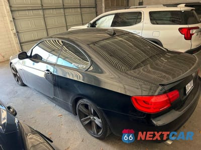 Trzecie zdjęcie samochodu z tyłu: 2011 BMW 328 I VIN:WBAKE3C50BE557478 - miniatura