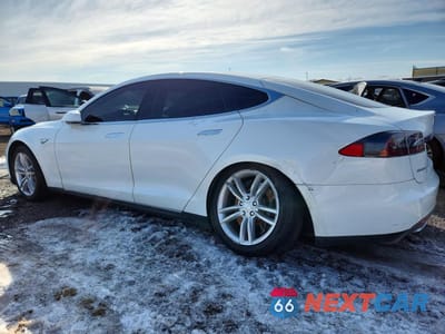 Drugie zdjęcie samochodu z przodu: 2014 TESLA MODEL S VIN:5YJSA1H1XEFP38471 - miniatura