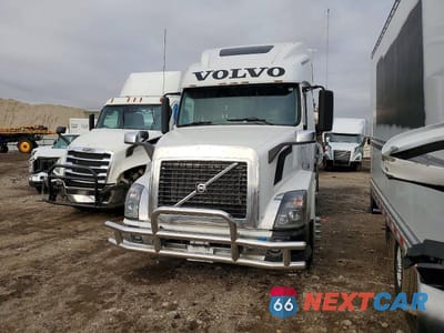 Drugie zdjęcie samochodu z przodu: 2007 VOLVO VN VNL - SEMI TRUCK VIN:4V4NC9GH07N458023 - miniatura