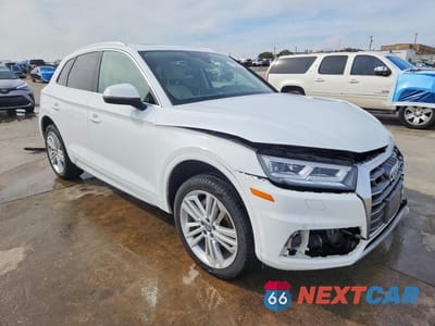 Czwarte zdjęcie samochodu z boku: 2018 AUDI Q5 PRESTIGE VIN:WA1CNAFY3J2130470 - miniatura