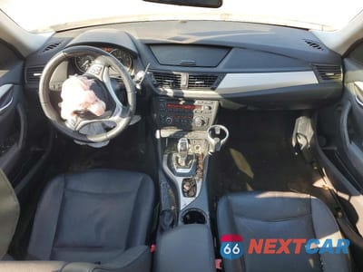 Zdjęcie 8 z 12 samochodu: 2015 BMW X1 XDRIVE28I VIN:WBAVL1C53FVY34170 - miniatura