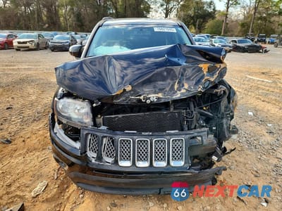 Piąte zdjęcie samochodu w środku: 2017 JEEP COMPASS LATITUDE VIN:1C4NJDEB1HD177150 - miniatura