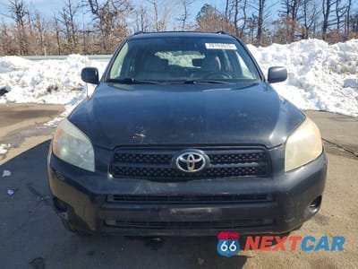 Piąte zdjęcie samochodu w środku: 2007 TOYOTA RAV4 BASE VIN:JTMBD33V076053987 - miniatura