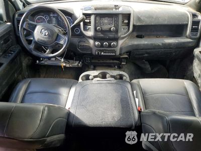 Zdjęcie 8 z 13 samochodu: 2024 RAM 3500 UTILITY / SERVICE TRUCK VIN:3C7WRTCL1RG157006 - miniatura