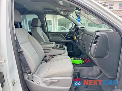 Piąte zdjęcie samochodu w środku: 2019 CHEVROLET SILVERADO LD C1500 VIN:2GCRCNEC2K1114555 - miniatura